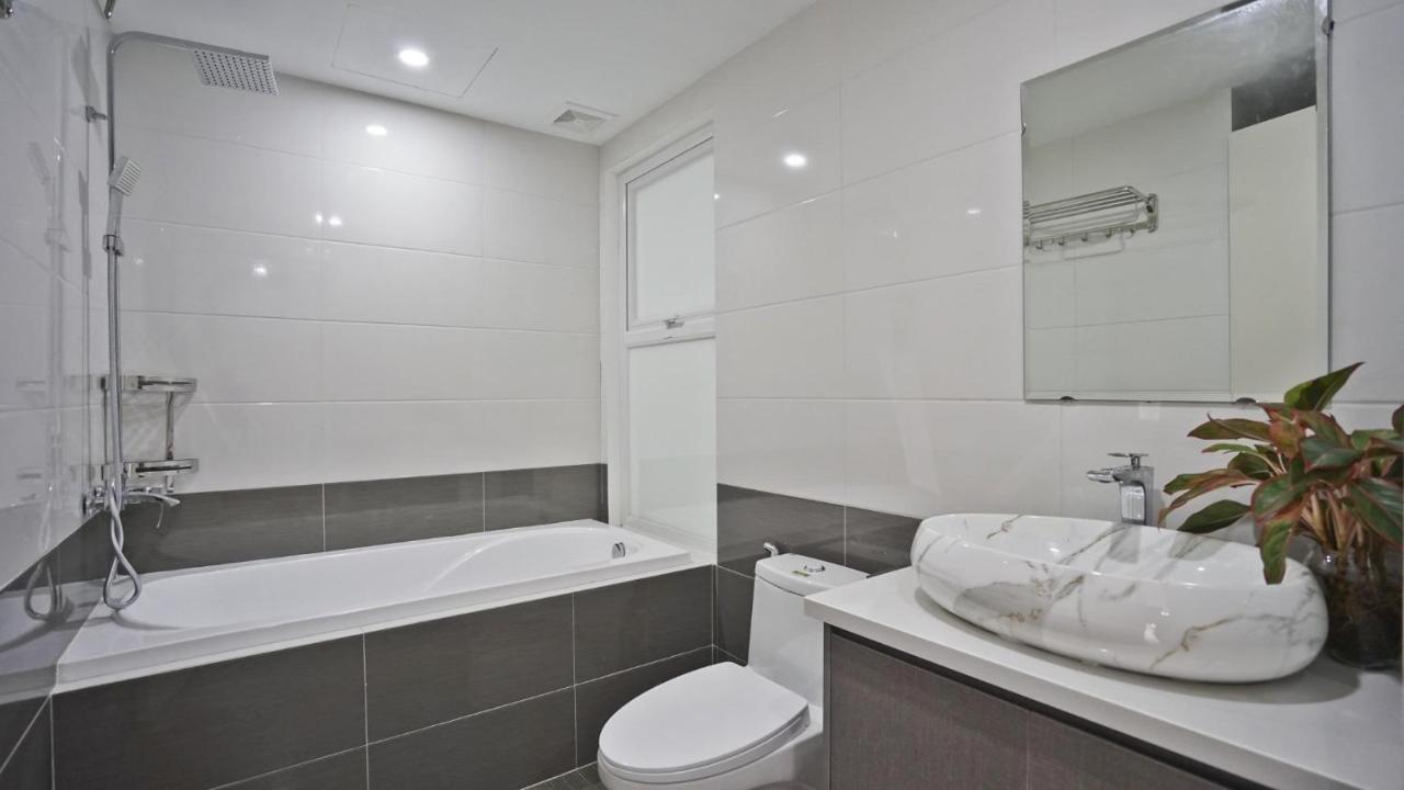Luxe Paradise Residence 32 To Ngoc Van Hanoi Bagian luar foto